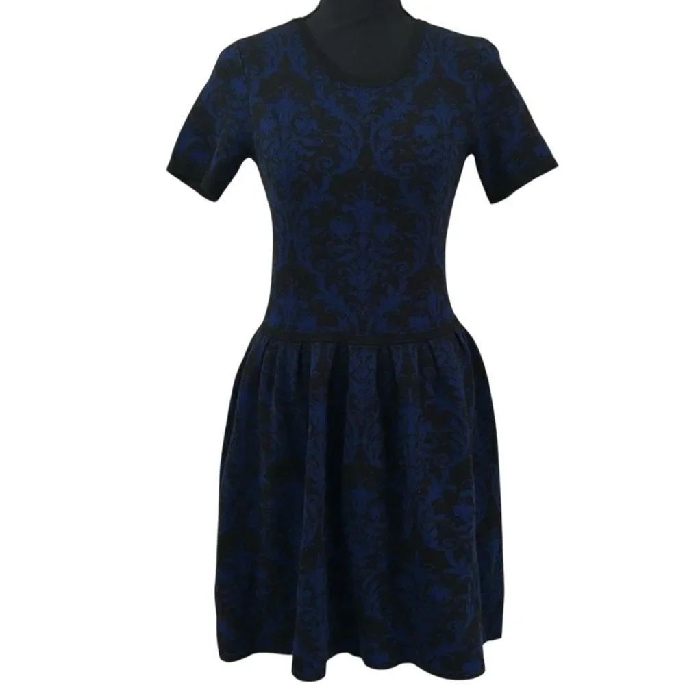 Romeo and Juliet Couture Blue and Black Floral Print Sweater Dress(Size Small)